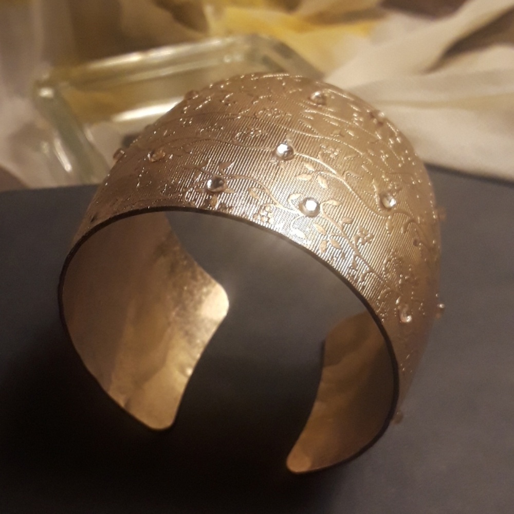 Cuff bracelet - Picture 2 of 3